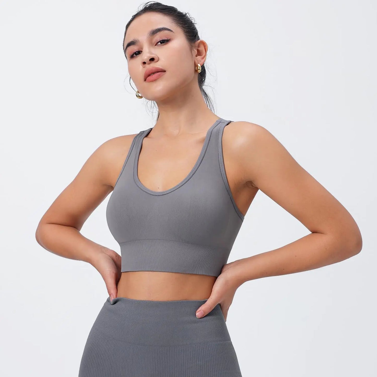 Sujetador deportivo Evercute para mujer, acolchado, de sujeción media, con tiras cruzadas, sin costuras, de alto impacto, para yoga, ejercicio, atletismo, talla grande (negro, blanco y gris), paquete de 3