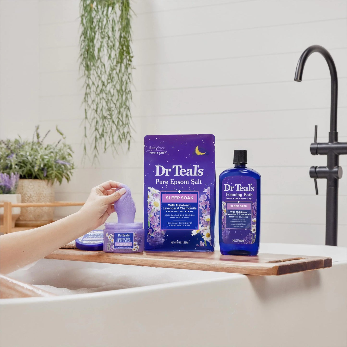 Baño espumoso Dr. Teal's con sales de Epsom puras, mezcla para dormir con melatonina, aceites esenciales de lavanda y manzanilla, 947 ml (paquete de 4) (el empaque puede variar)