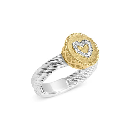 Anillo de plata de ley 925 bañado en oro amarillo de 18 quilates con forma de corazón de diamantes y acabado satinado (color IJ, claridad SI1-SI2)