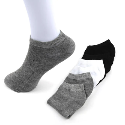 Breathable Sports Socks US These socks are designed with advanced moisture-wicking technology to keep your feet comfortable and dry, no matter how intense your training session gets.