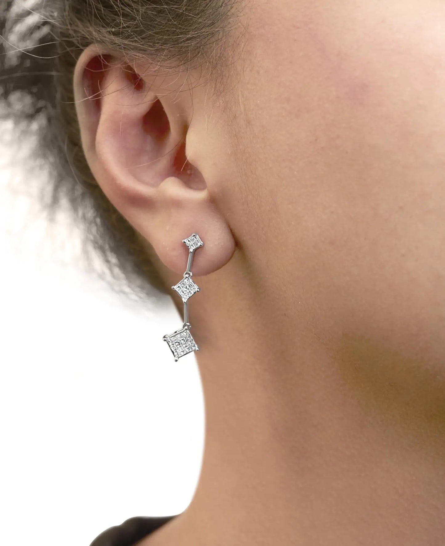 Pendientes de oro blanco de 14 quilates con diamantes de talla princesa de 1 ct (GH, VS1-VS2)