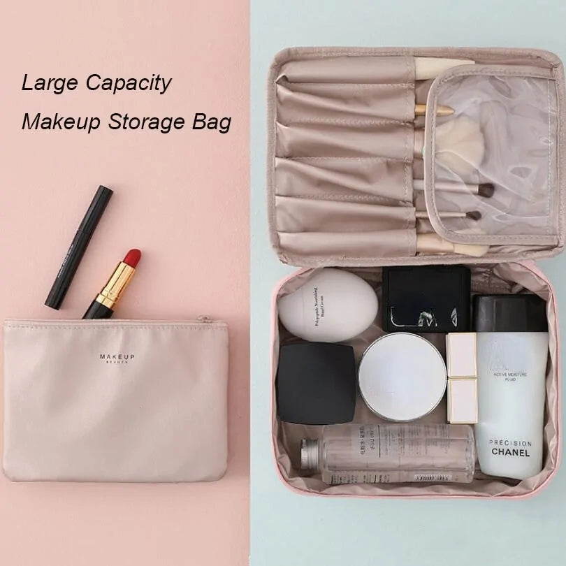 Organizador de bolsos de maquillaje Este elegante organizador cuenta con múltiples compartimentos y bolsillos para guardar tus pinceles de maquillaje, lápices labiales, delineadores de ojos y más.