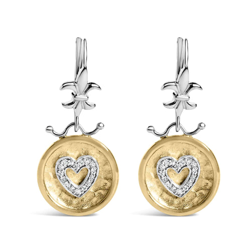 Aretes colgantes con medallón de corazón y diamantes de 1/8 quilates, chapados en oro amarillo de 18 quilates y acabado martillado (plata esterlina .925) (color IJ, claridad SI1-SI2)