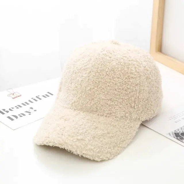 Gorra de béisbol de otoño: esta elegante gorra es perfecta para agregar un toque de estilo otoñal a tu atuendo.