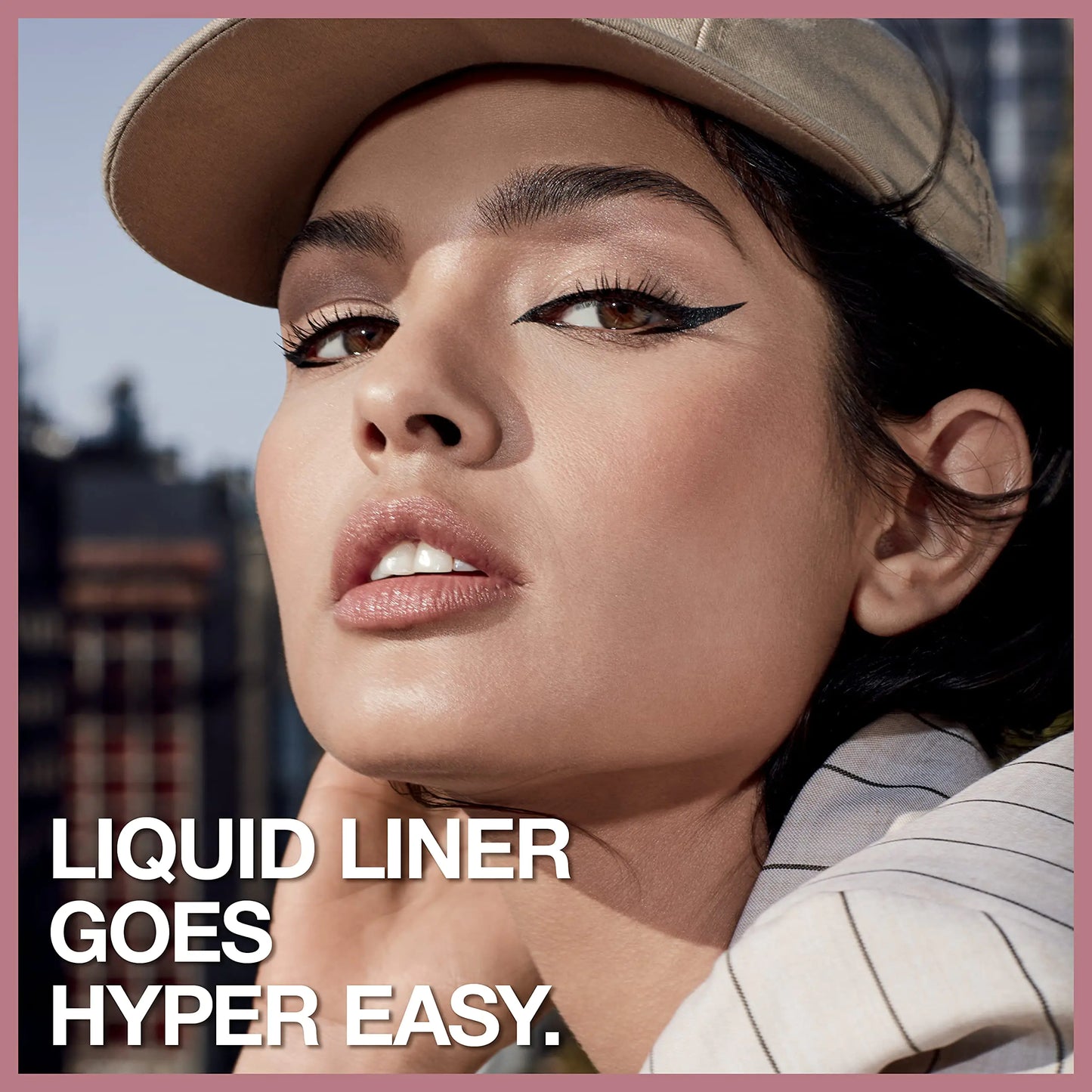 Delineador de ojos líquido Maybelline Hyper Easy No-Skip, acabado satinado, fórmula resistente al agua, negro intenso, 0.018 fl oz - 0.02 fl oz (paquete de 1)