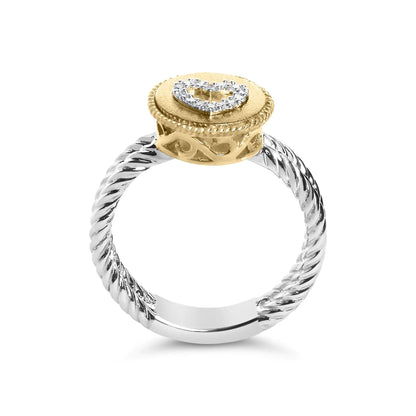 Anillo de plata de ley 925 bañado en oro amarillo de 18 quilates con forma de corazón de diamantes y acabado satinado (color IJ, claridad SI1-SI2)