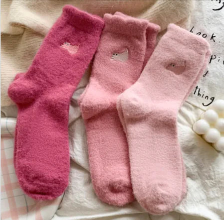 Women’s Thickened Plus Velvet Mid-Calf Warm Socks