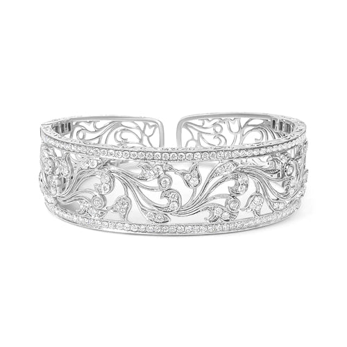 Brazalete tipo brazalete de oro blanco de 18 quilates con 3 1/4 quilates de diamantes pavé y filigrana floral calada (color HI, claridad VS2-SI1)