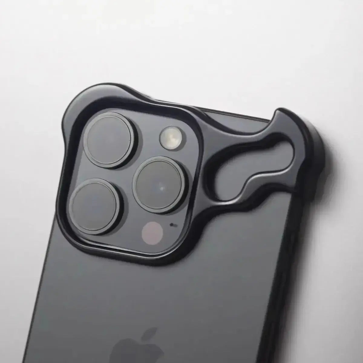 Funda de lujo de metal irregular a prueba de golpes para iPhone