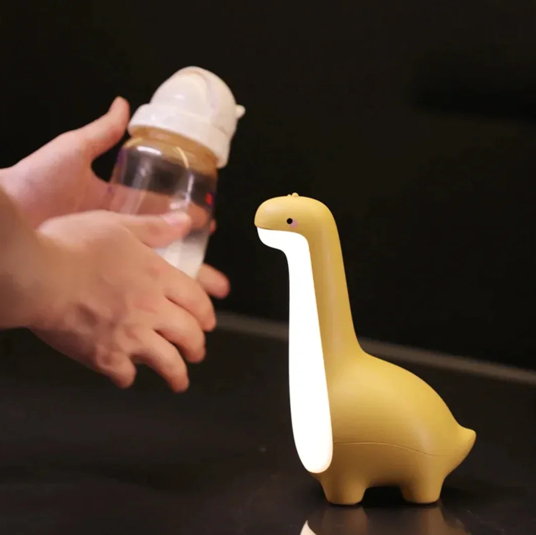 Luz nocturna de dinosaurio El brillo suave y delicado de la luz LED proporciona un ambiente reconfortante para tu pequeño mientras se queda dormido.