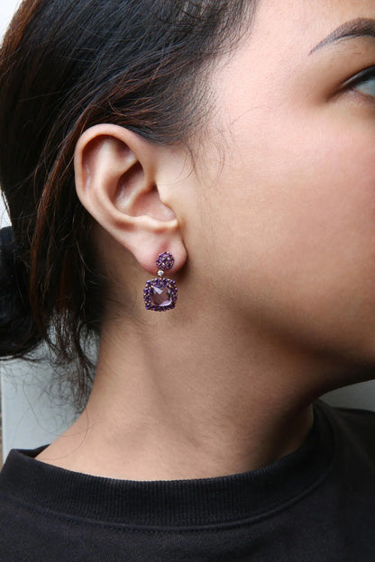 Pendientes colgantes de oro rosa de 18 quilates con detalles de diamantes y halo de amatista rosa y morada (color GH, claridad SI1-SI2)