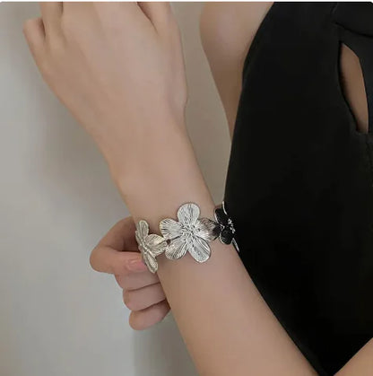 Women's Flower Metal Bracelet