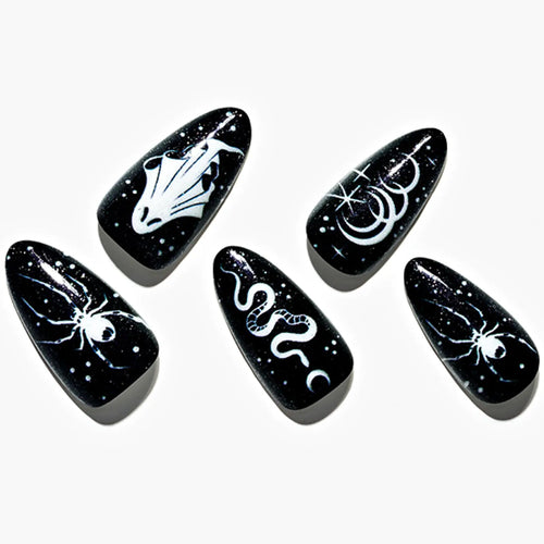 GLAMERMAID Trykk på negler Medium Mandel, Halloween Gothic svart lim på negler med slange og edderkopp, 24 stk Stiletto Akryl falske neglersett Gjenbrukbare Full Cover Stick on Nails for kvinner Jenter Reptil royalty