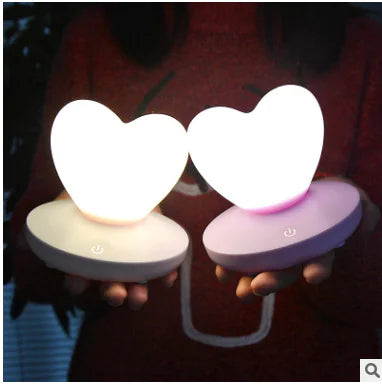 Luz nocturna LED romántica en forma de corazón